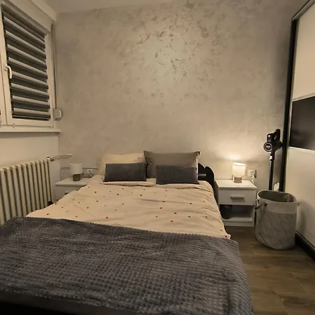 Nina Urban Apartment-novi Апартаменты