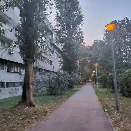 Nina Urban Apartment-novi Апартаменты