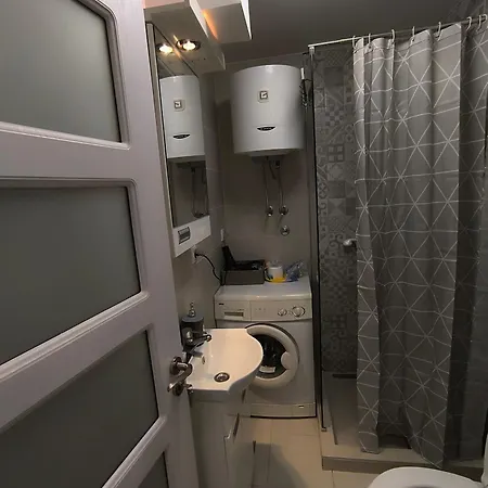 Nina Urban Apartment-novi Апартаменты